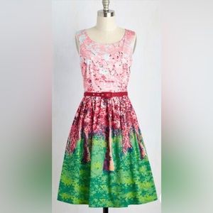 ModCloth Floral Dress Ladies Small